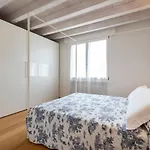 Clock's 2 Bedrooms & 2 Bathrooms & Big Terrace