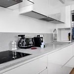 Clock's 2 Bedrooms & 2 Bathrooms & Big Terrace Lido di Venezia