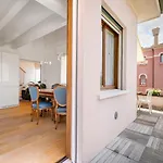 Apartment Clock's 2 Bedrooms & 2 Bathrooms & Big Terrace *