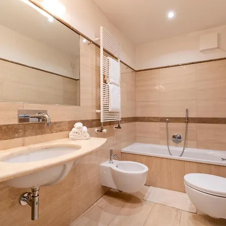 Clock's 2 Bedrooms & 2 Bathrooms & Big Terrace