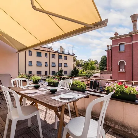 Apartment Clock's 2 Bedrooms & 2 Bathrooms & Big Terrace *