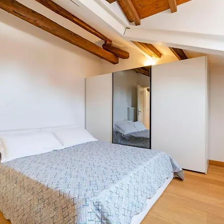 Clock's 2 Bedrooms & 2 Bathrooms & Big Terrace Apartment Lido di Venezia