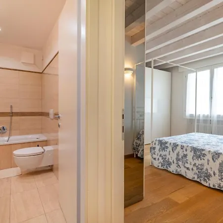 Clock's 2 Bedrooms & 2 Bathrooms & Big Terrace