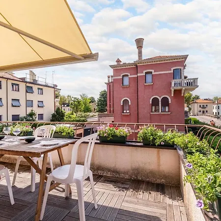 Clock's 2 Bedrooms & 2 Bathrooms & Big Terrace