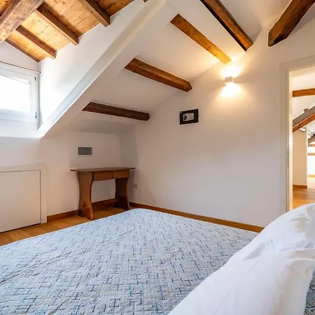 Clock's 2 Bedrooms & 2 Bathrooms & Big Terrace
