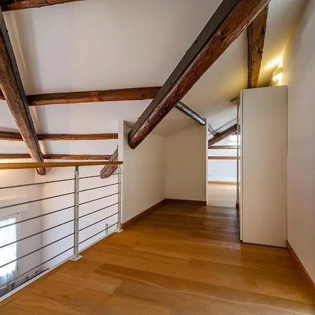 Clock's 2 Bedrooms & 2 Bathrooms & Big Terrace