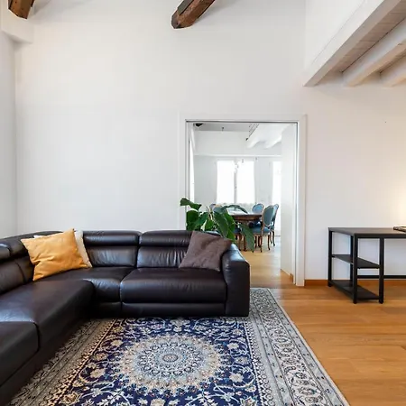 Daire Clock's 2 Bedrooms & 2 Bathrooms & Big Terrace