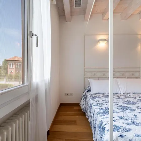 Lägenhet Clock's 2 Bedrooms & 2 Bathrooms & Big Terrace Venedig-Lido