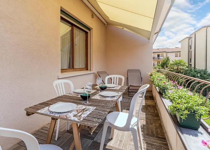 Clock's 2 Bedrooms & 2 Bathrooms & Big Terrace Daire *