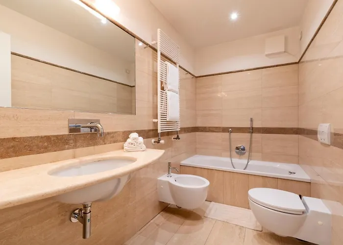 Clock's 2 Bedrooms & 2 Bathrooms & Big Terrace