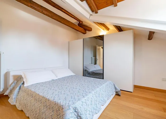 Clock's 2 Bedrooms & 2 Bathrooms & Big Terrace Lejlighed Venedigs Lido