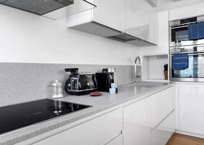 Clock's 2 Bedrooms & 2 Bathrooms & Big Terrace Venedigs Lido