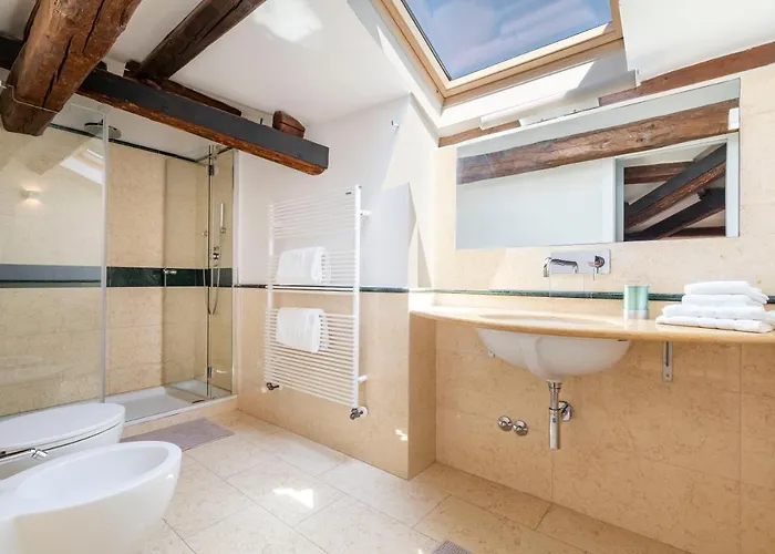 Clock's 2 Bedrooms & 2 Bathrooms & Big Terrace Venedik-Lido