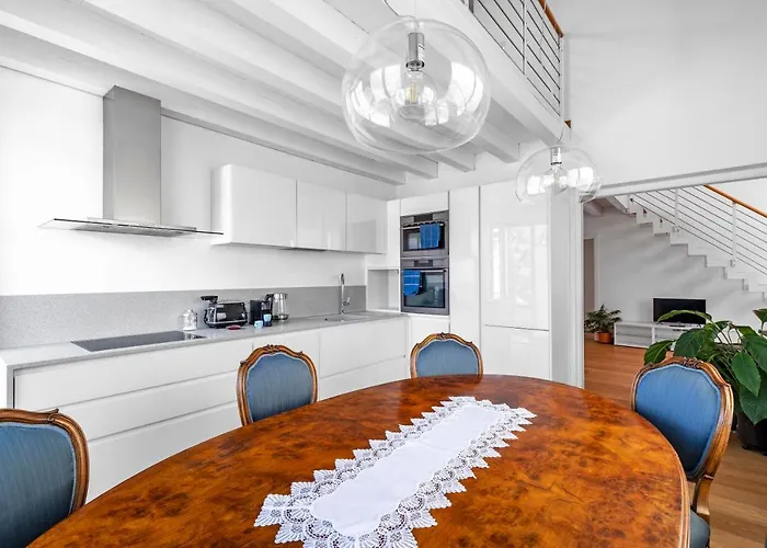 Daire Clock's 2 Bedrooms & 2 Bathrooms & Big Terrace