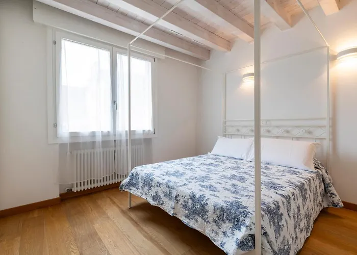 Lejlighed Clock's 2 Bedrooms & 2 Bathrooms & Big Terrace