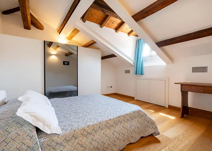 Daire Clock's 2 Bedrooms & 2 Bathrooms & Big Terrace