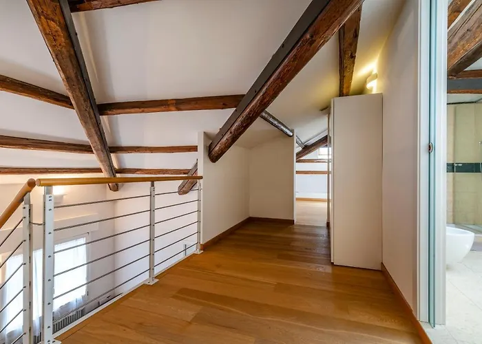 Clock's 2 Bedrooms & 2 Bathrooms & Big Terrace